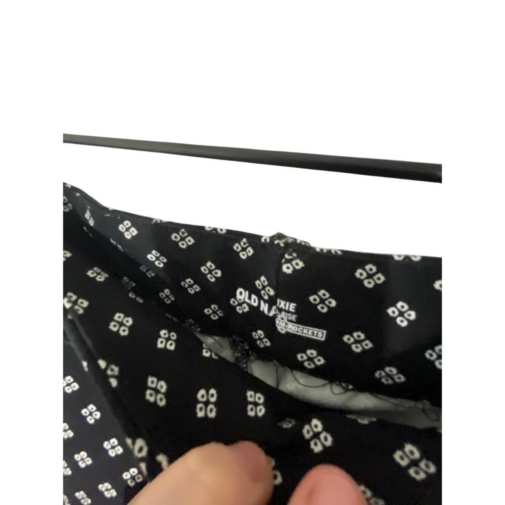 Old Navy Black Print Mid Rise Pixie Cut Work Chic Casual Networking Novelty 12 - Picture 3 of 5